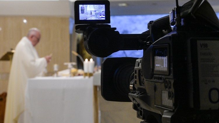 2018.06.18 Papa Francesco celebra la Messa a Santa Marta