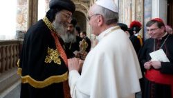 O Papa Francisco e o patriarca copta ortodoxo Tawadros II