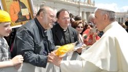Don Fortunato di Noto durante l'incontro con Papa Francesco 