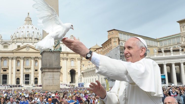 教宗方濟各與鴿子