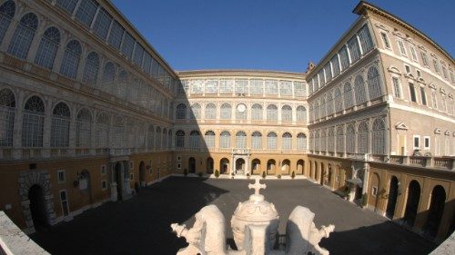 9月の一般謁見会場に予定されている、教皇宮殿の・聖ダマソの中庭