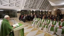 Papa celebra la Messa a Casa Santa Marta
