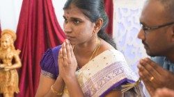 Hindus in prayer