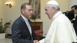 Imzot Rrok Gjonlleshaj në audiencë te Papa Françesku (foto nga arkivi)