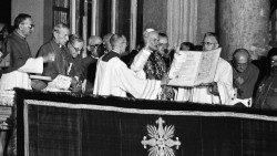 Papa João Paulo II no dia de sua eleição à Cátedra de Pedro 