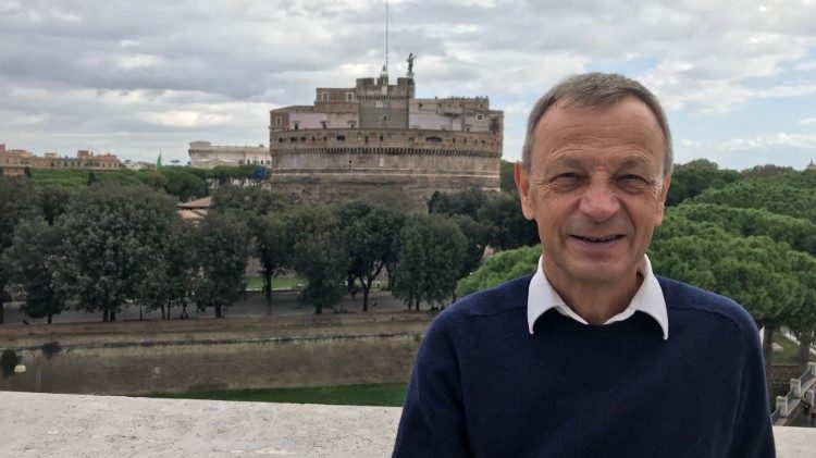 Frère Alois bei einem Besuch in unserer Redaktion in Rom