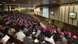 Foto de arquivo: uma sessão do Sínodo dos Bispos (Vatican Media)