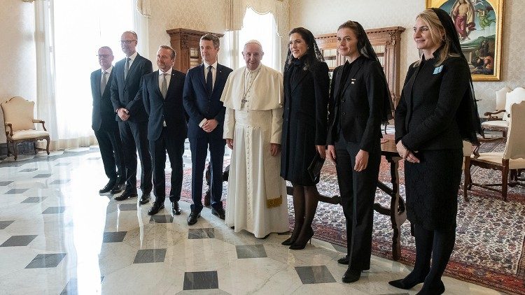 Hayati Papa Francisko akiwa na viongozi wa Serikali kutoka Denmark.