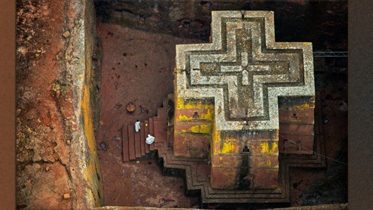 Eine der berühmten Felsenkirchen von Lalibela