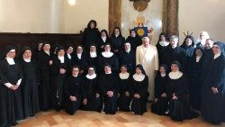 Popiežius su klauzūros seserimis 2019 m.