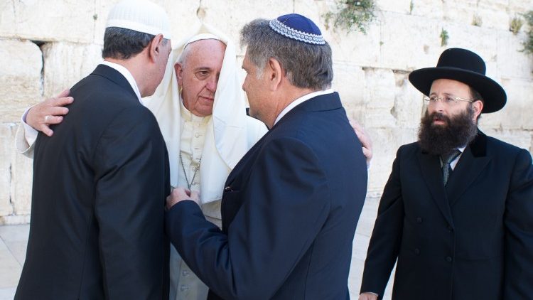 Franziskus bei einer Begegnung mit Religionsvertretern in Jerusalem