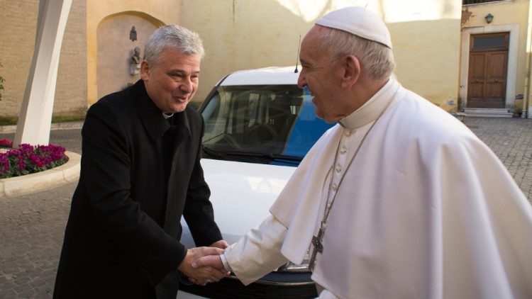 Papież Franciszek udzielał cennych wskaz&oacute;wek swemu jałmużnikowi