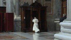 Pope Francis makes his confession in St Peter's Basilica
