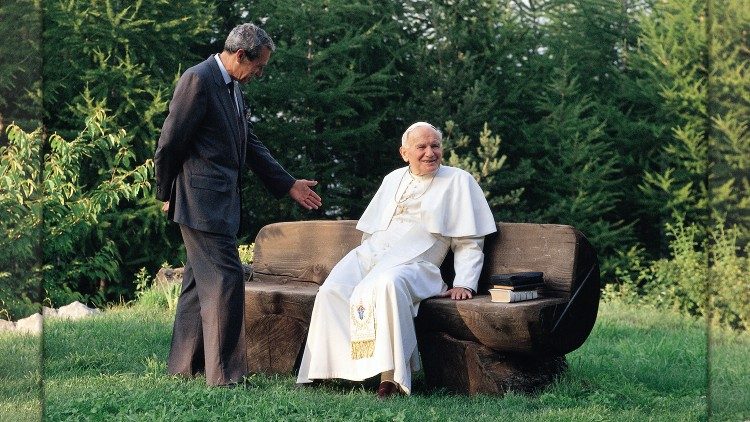 Der Sprecher und sein Papst: Navarro-Valls mit Johannes Paul II., Aufnahme von 1991