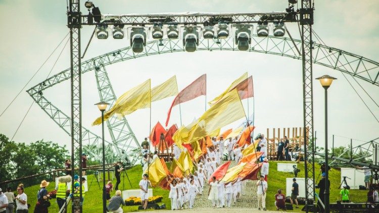 Spotkanie Młodych w Lednicy (zdjęcie archiwalne)