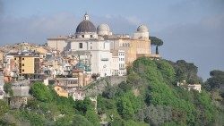 Una veduta del Palazzo Apostolico di Castelgandolfo e della Specola Vaticana