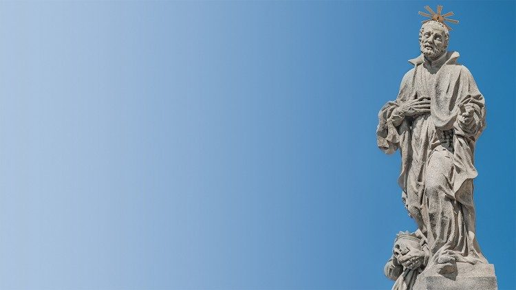 Statue auf der Karlsbrücke in Prag