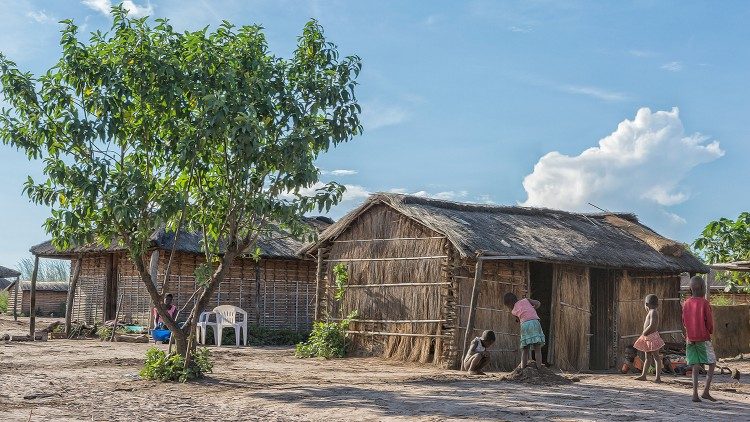 2019.08.09 Angola - povertà