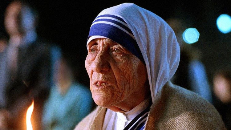 Siku ya Kimataifa ya Upendo ili kumuenzi Mama Theresa wa Calcutta aliyejisadaka bila ya kujibakiza ili kutangaza na kushuhudia Injili ya uhai, huruma na mapendo kwa maskini na wote wanaosukumizwa pembezoni mwa jamii.