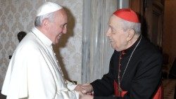 El Papa Francisco junto al cardenal Achille Silvestrini 