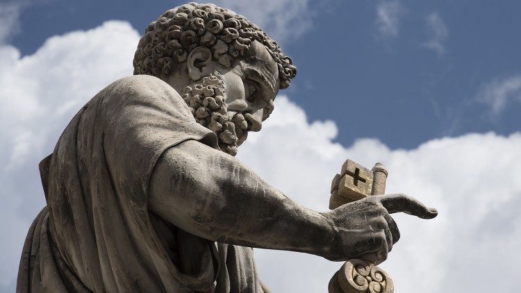La statua di San Pietro in Vaticano