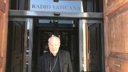 Archivbild: Kardinal Schönborn zu Besuch bei Radio Vatikan