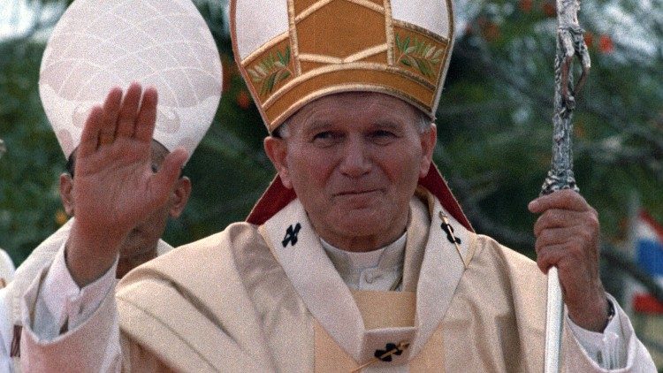 Voyage apostolique de Jean-Paul II en Corée, en Papouasie-Nouvelle Guinée, aux Îles Salomon et en Thaïlande, en mai 1984.