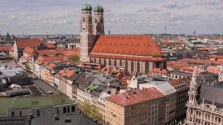Die Frauenkirche; der Münchener Dom