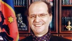 Dr. Ibrahim Rugova Presidenti i Parë i Kosovës