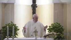 Papież: chrześcijanin musi być pełen radości, a nie formalizmu