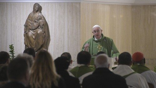 Il Papa: siamo cristiani o mondani? Dio ci giudicherà con la stessa misura