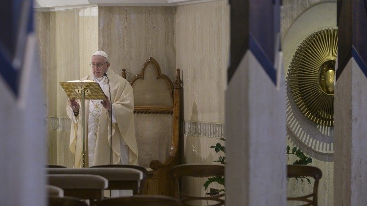 2020.03.25 Papa Francesco celebra la messa a casa Santa Marta