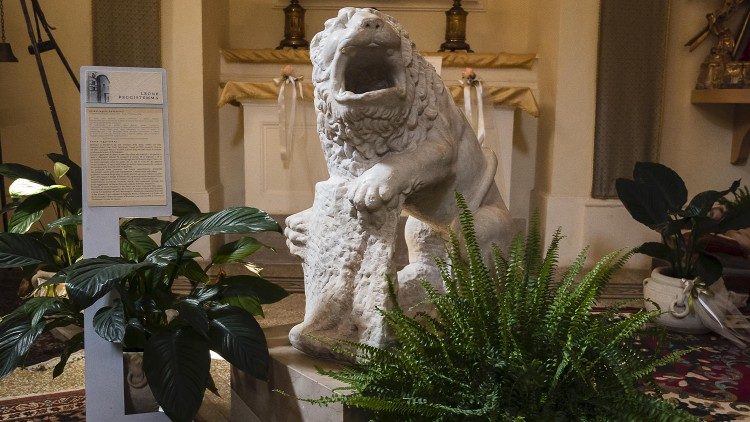 Leone reggistemma del Buonarroti (foto di Daniele Garofani)