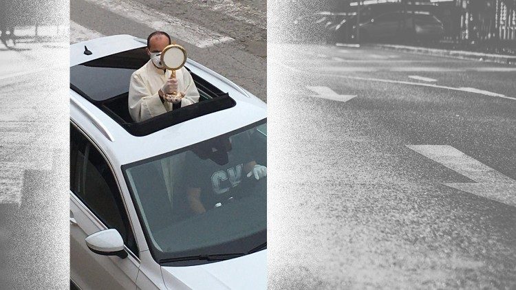 Il parroco don Paolo