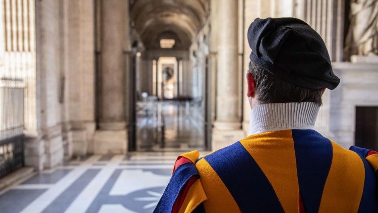 Em 6 de maio, o juramento de 34 novos Guardas Suíços (Vatican Media)