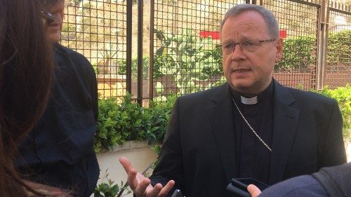 Bischof Bätzing: „Der Altardienst endet nicht am Altar“