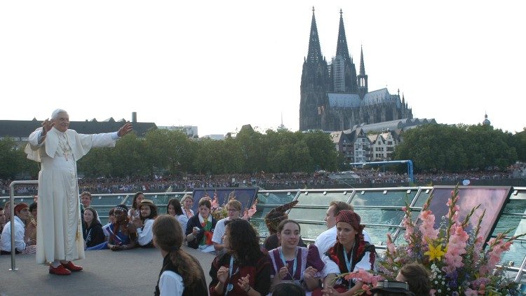 Papst Benedikt XVI. 2005 beim WJT in Köln