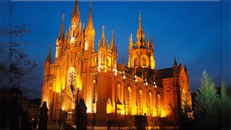 Padre Caruso: renovada esperança de que a guerra "não tenha a última palavra". 