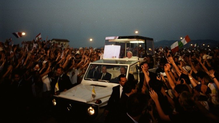 Pope John Paul II greeting the two million young people at Tor Vergata in 2000