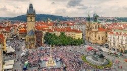 Ilustračná snímka: Praha, Staromestské námestie s obnoveným mariánskym stĺpom