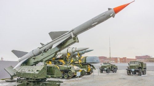 Арцыбіскуп Галахер: ядзерная зброя – пагроза глабальнаму міру