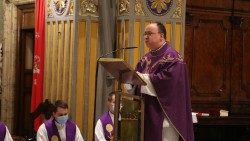 Pater Alan Modrić DI tijekom mise u crkvi svetoga Jeronima u Rimu