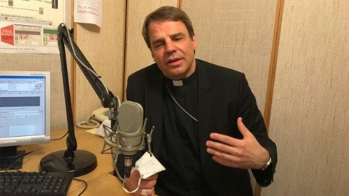 Bischof Oster: Beim Zölibat weiter Gesprächsbedarf