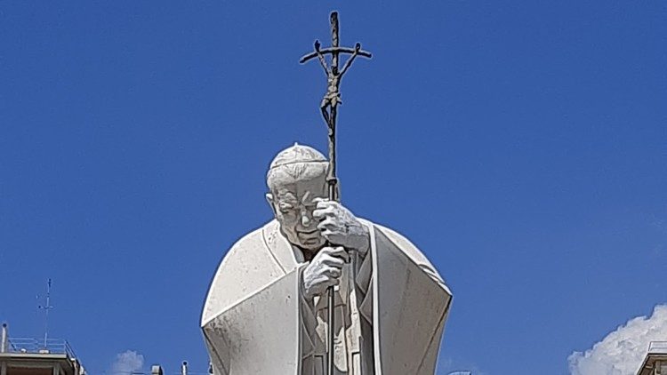 Statue Johannes Pauls II.' in Rom