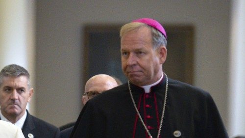 Đức Tổng Giám mục Gintaras Grušas, chủ tịch Hội đồng Giám mục Châu Âu