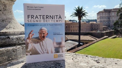 Copertina del libro con la prefazione di Papa Francesco 