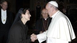 S. Raffaella Petrini in papež Frančišek,  11. maj 2021