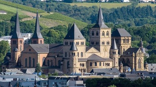 D: Bistum Trier weitet Aufarbeitung in Missbrauchsfall aus