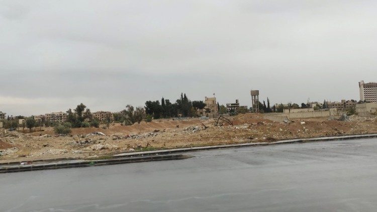 2021.11.26 Damasco, danni provocati dai combattimenti e dai bombardamenti durante la guerra nella periferia della capitale della Siria. 19 novembre 2021