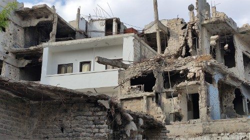 시리아 홈스의 내전으로 무너진 건물들
